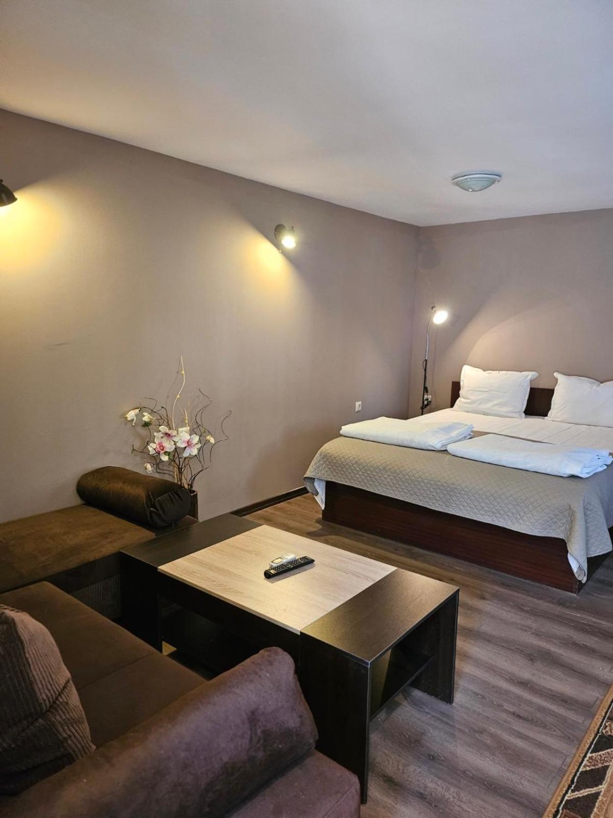 Orehite-Family Hotel ,Food & Pool Bozhichen Zewnętrze zdjęcie