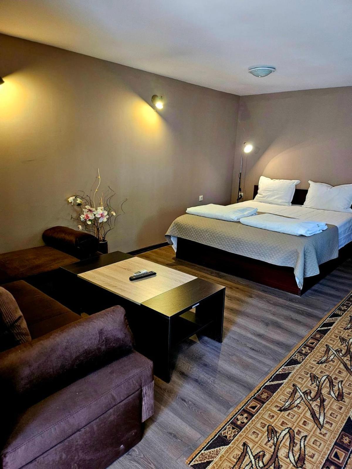 Orehite-Family Hotel ,Food & Pool Bozhichen Zewnętrze zdjęcie