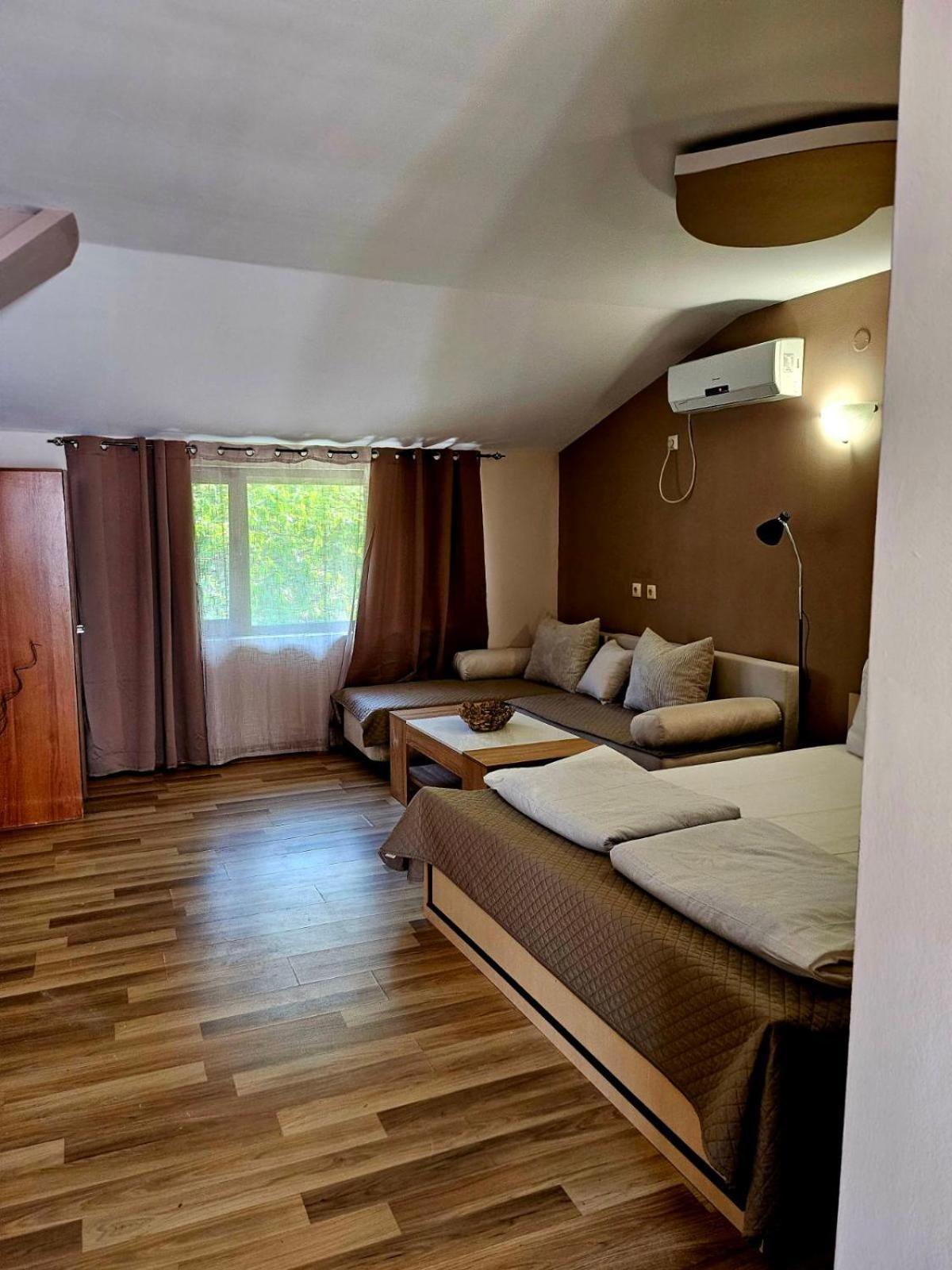Orehite-Family Hotel ,Food & Pool Bozhichen Zewnętrze zdjęcie
